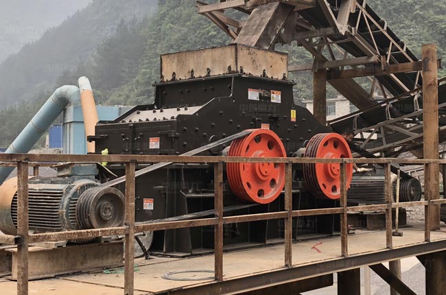 雙轉子制砂機使用現(xiàn)場 雙轉子制砂機使用現(xiàn)場