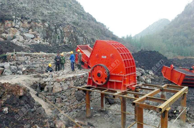 貴州六盤水時產(chǎn)300噸破碎石生產(chǎn)線
