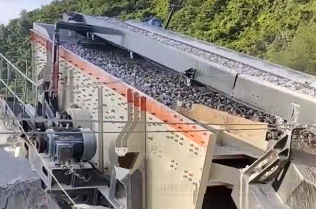 移動(dòng)篩篩分建筑碎料