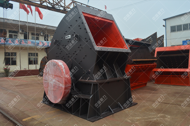 大型錘式破碎機(jī)