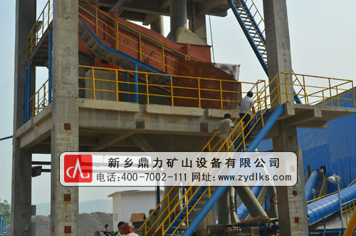 新鄉(xiāng)鼎力人員參觀環(huán)保砂石生產(chǎn)線現(xiàn)場