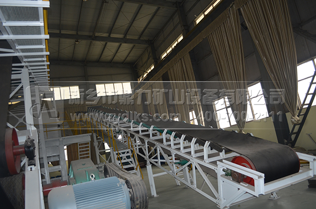 帶式輸送機(jī) 帶式輸送機(jī)