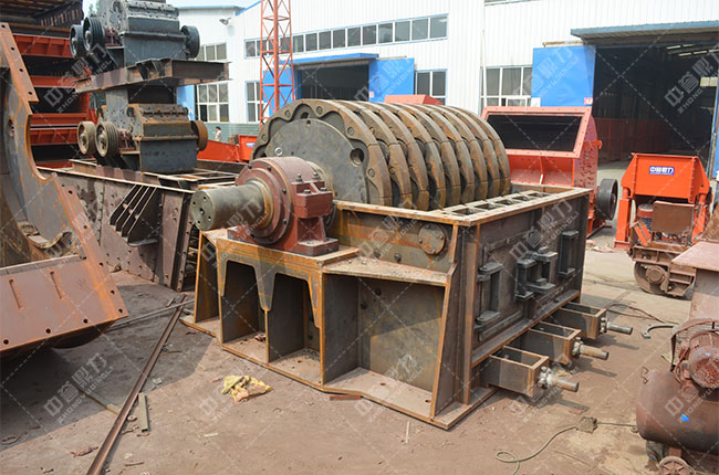 錘式破碎機結(jié)構(gòu) 錘式破碎機結(jié)構(gòu)