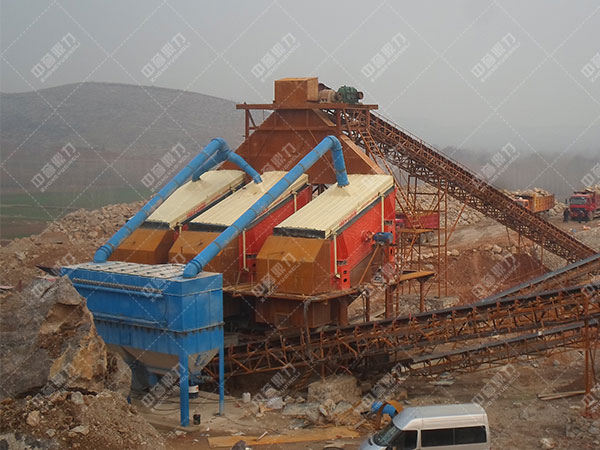 石料篩分作業(yè) 石料篩分作業(yè)