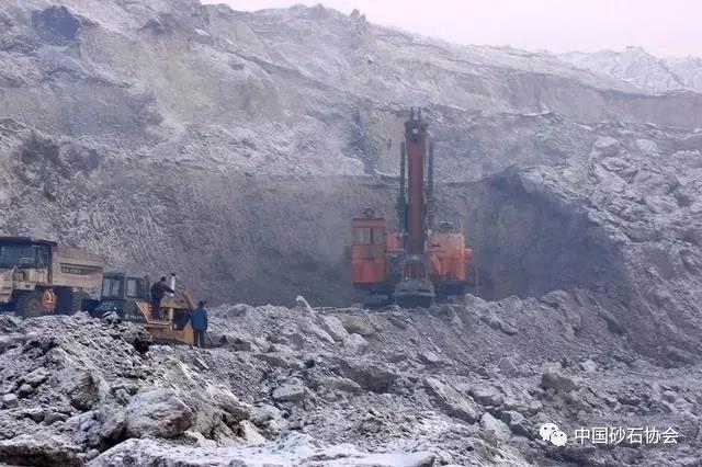 大型露天礦開(kāi)采設(shè)計(jì)