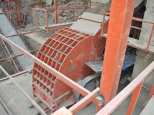 礦山石料破碎篩分設(shè)備