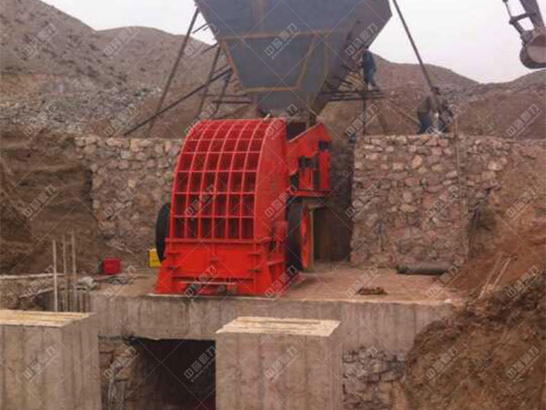 中譽(yù)鼎力錘式破碎機(jī)