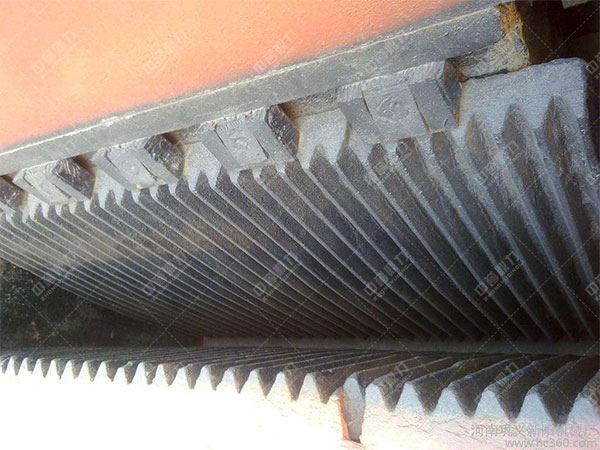 鄂式破碎機(jī)顎板 鄂式破碎機(jī)顎板