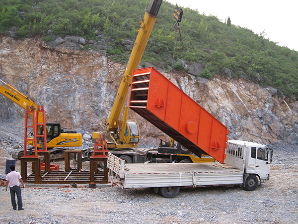 礦山振動(dòng)篩安裝