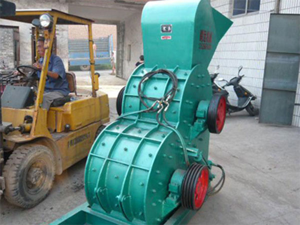 雙級(jí)粉碎機(jī)